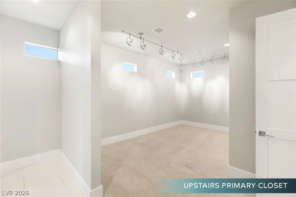 586 Lairmont, Henderson, NV 89012