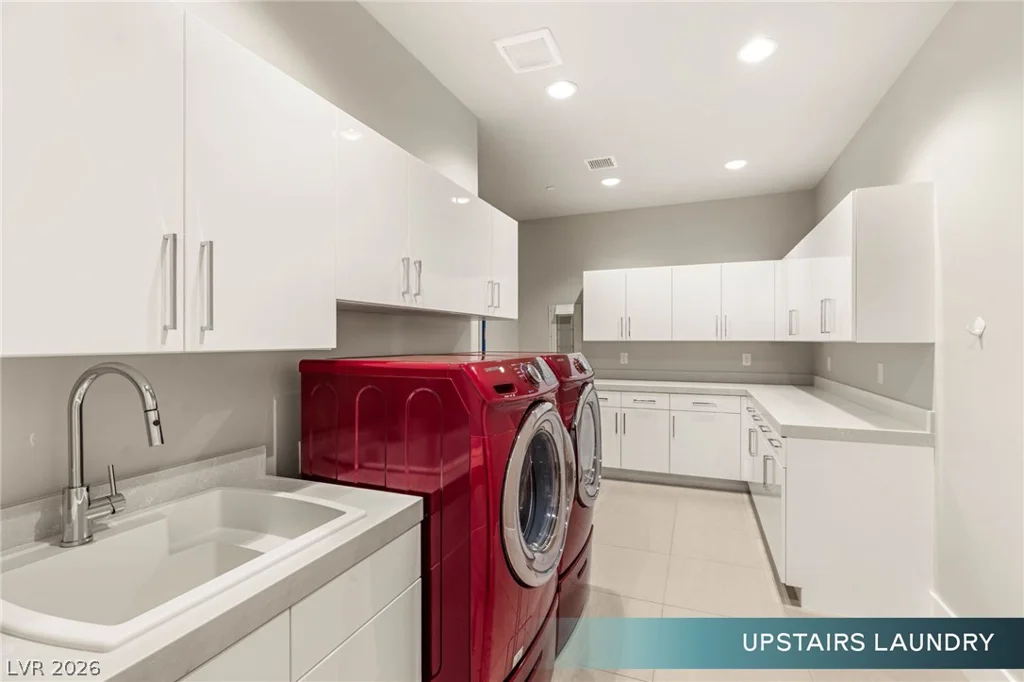 586 Lairmont, Henderson, NV 89012