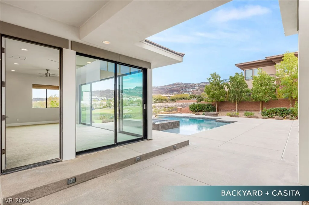 586 Lairmont, Henderson, NV 89012