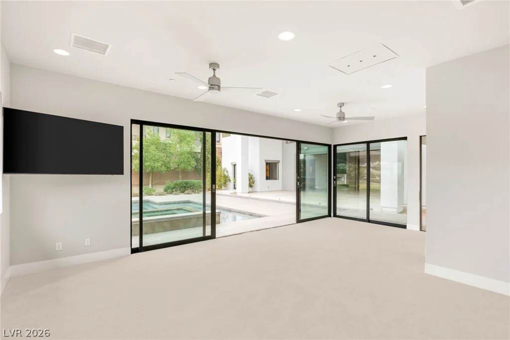 586 Lairmont, Henderson, NV 89012