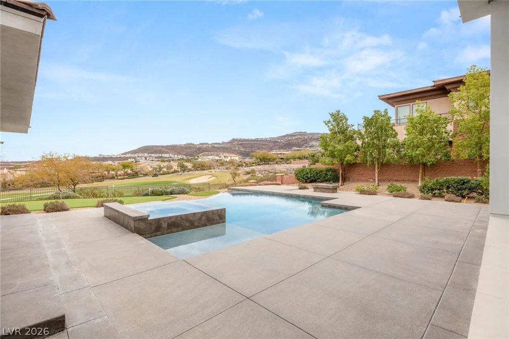 586 Lairmont, Henderson, NV 89012