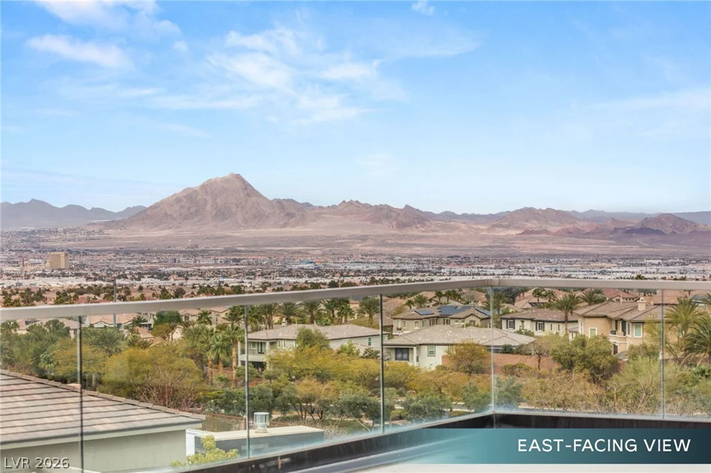 586 Lairmont, Henderson, NV 89012
