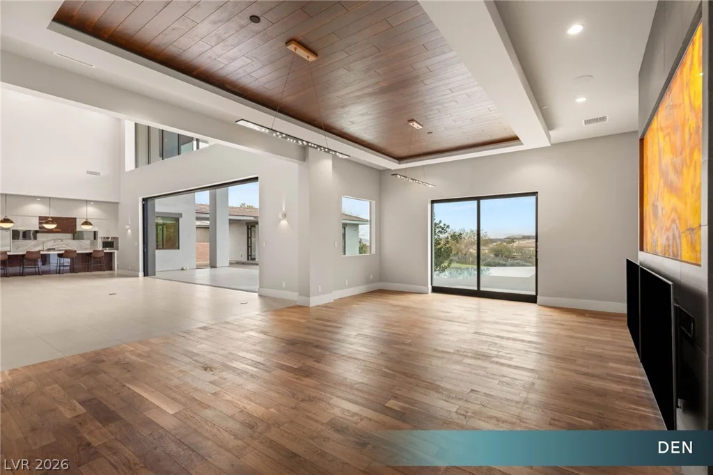 586 Lairmont, Henderson, NV 89012