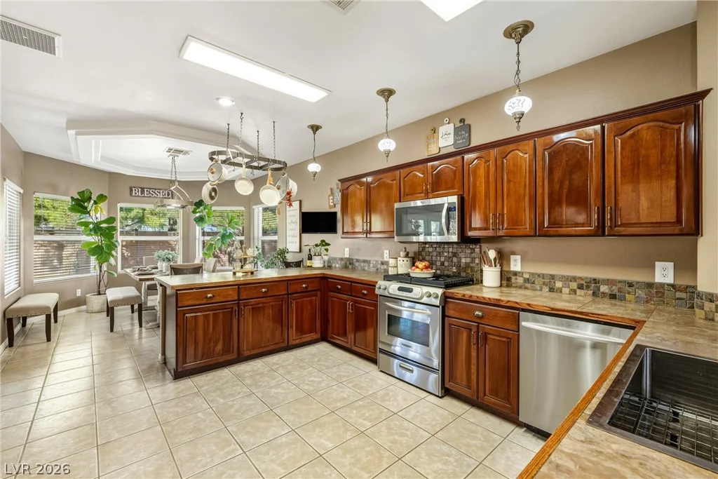 274 Doobie, Las Vegas, NV 89183