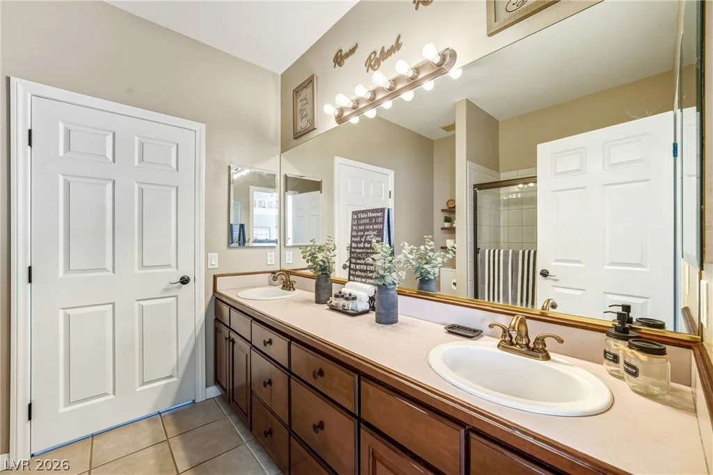 274 Doobie, Las Vegas, NV 89183