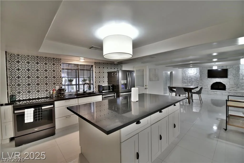 2926 Eldorado, Las Vegas, NV 89120