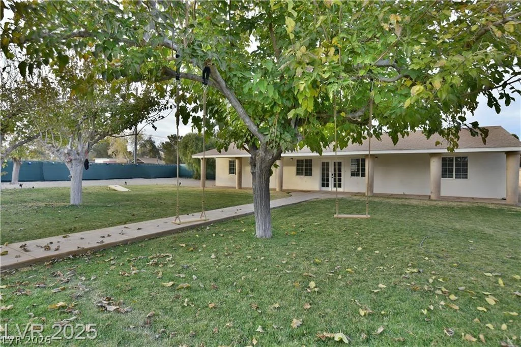 2926 Eldorado, Las Vegas, NV 89120