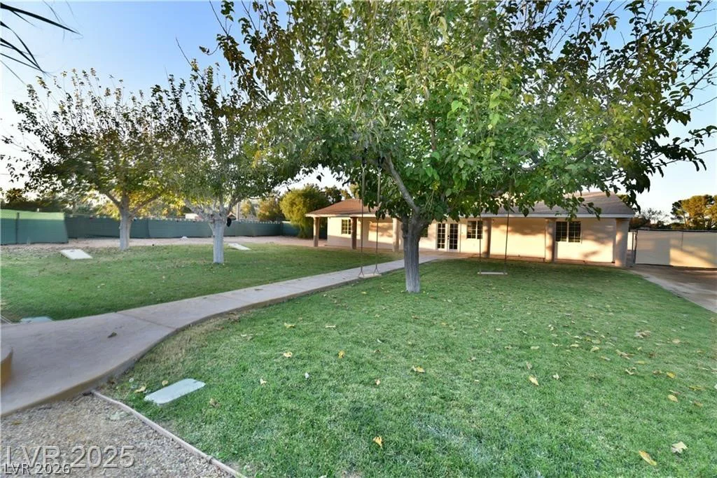 2926 Eldorado, Las Vegas, NV 89120