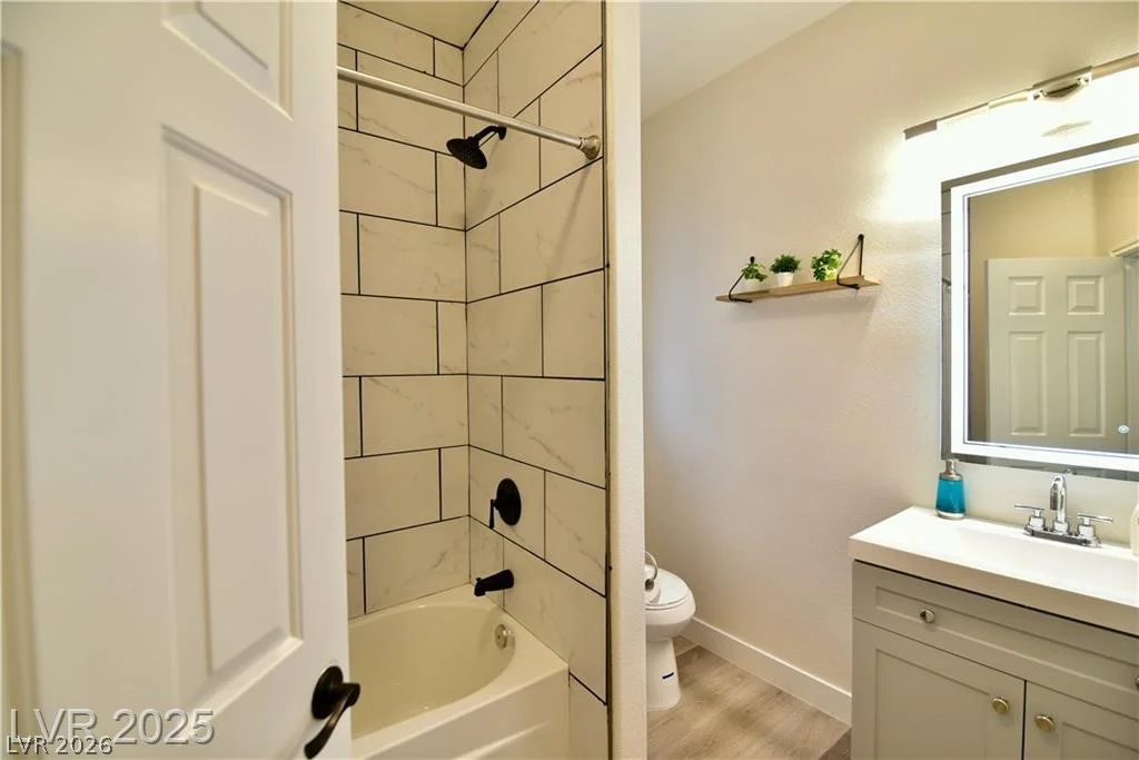 2926 Eldorado, Las Vegas, NV 89120
