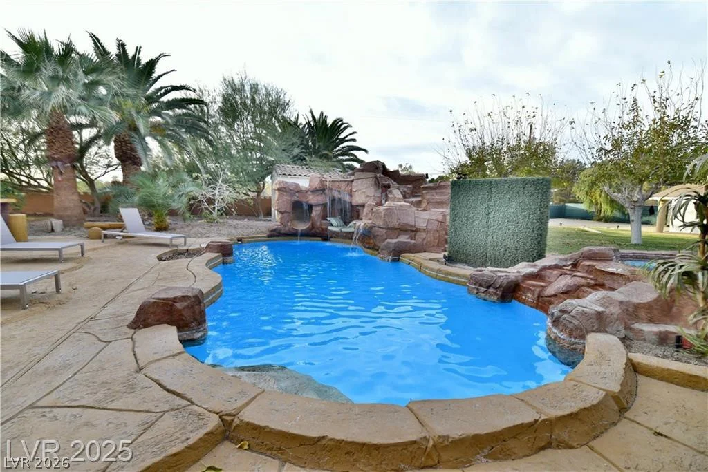 2926 Eldorado, Las Vegas, NV 89120