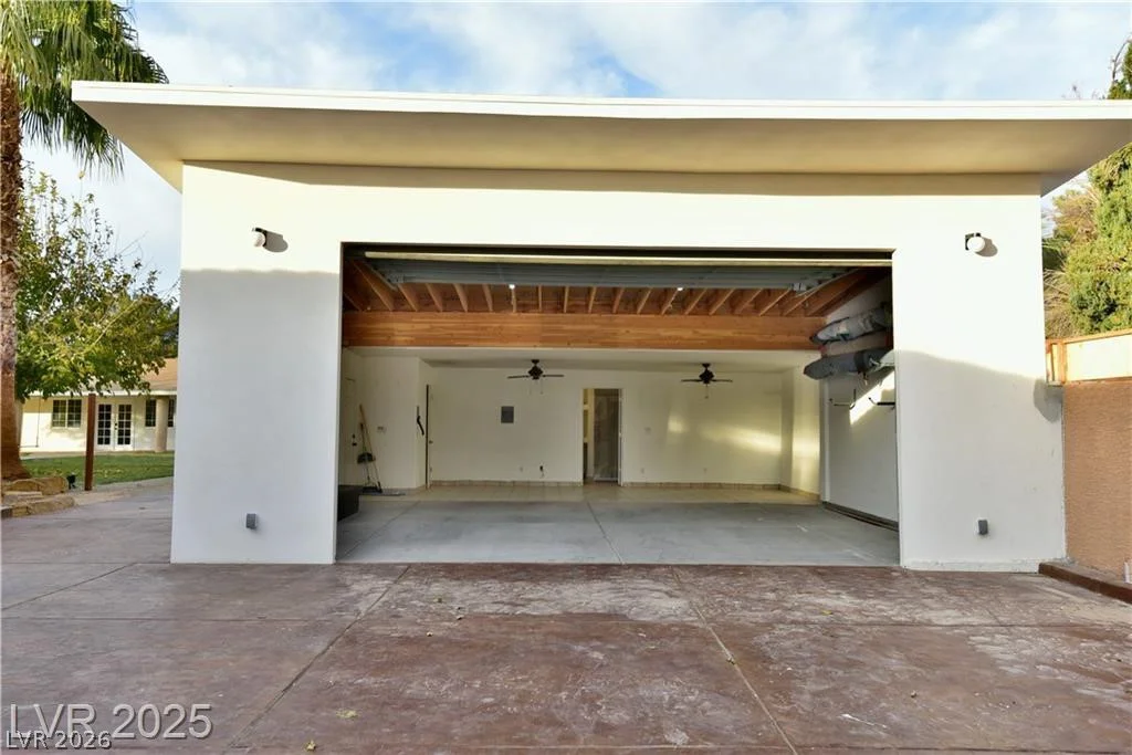 2926 Eldorado, Las Vegas, NV 89120