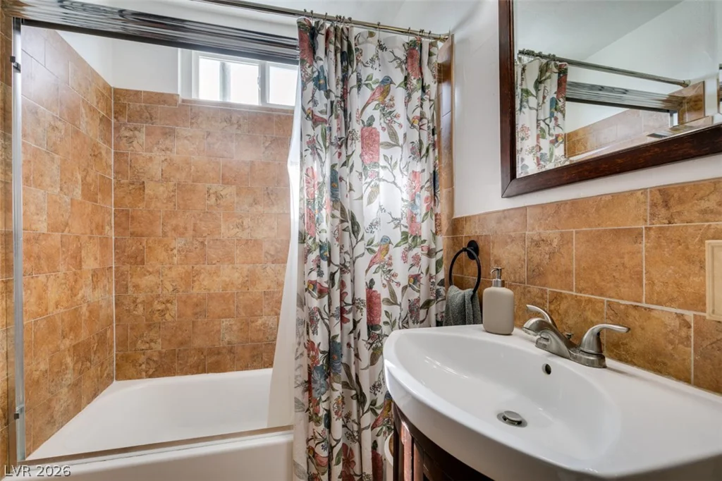 3688 Garden South, Las Vegas, NV 89121