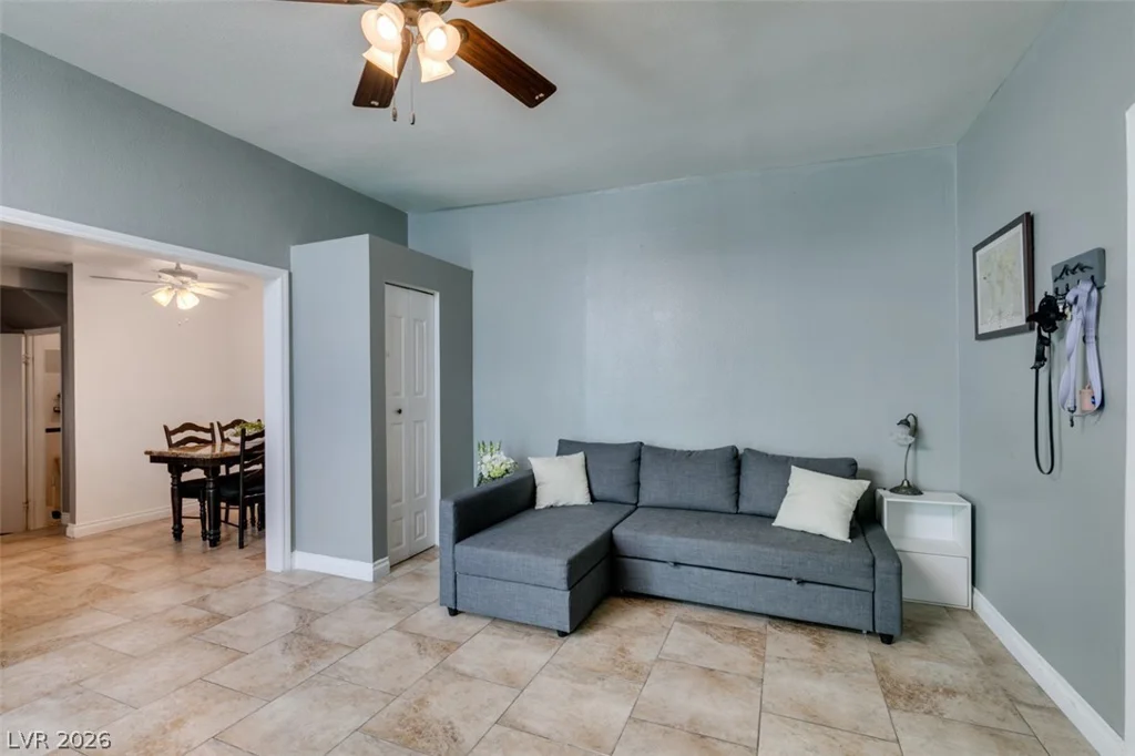 3688 Garden South, Las Vegas, NV 89121