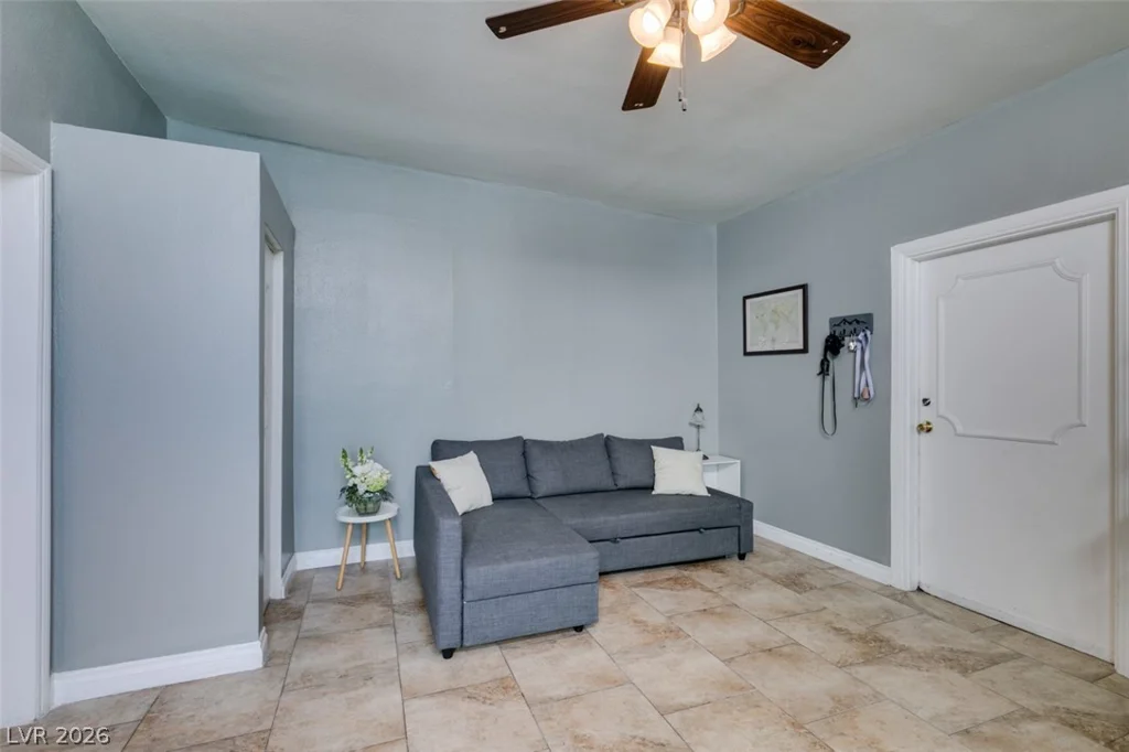 3688 Garden South, Las Vegas, NV 89121