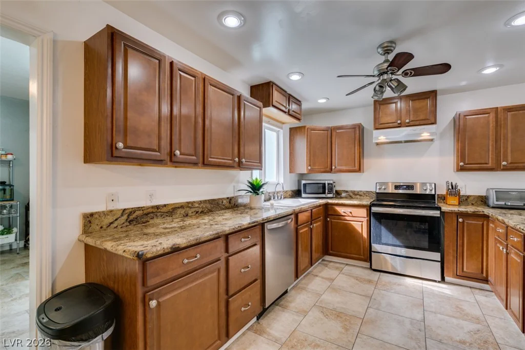 3688 Garden South, Las Vegas, NV 89121