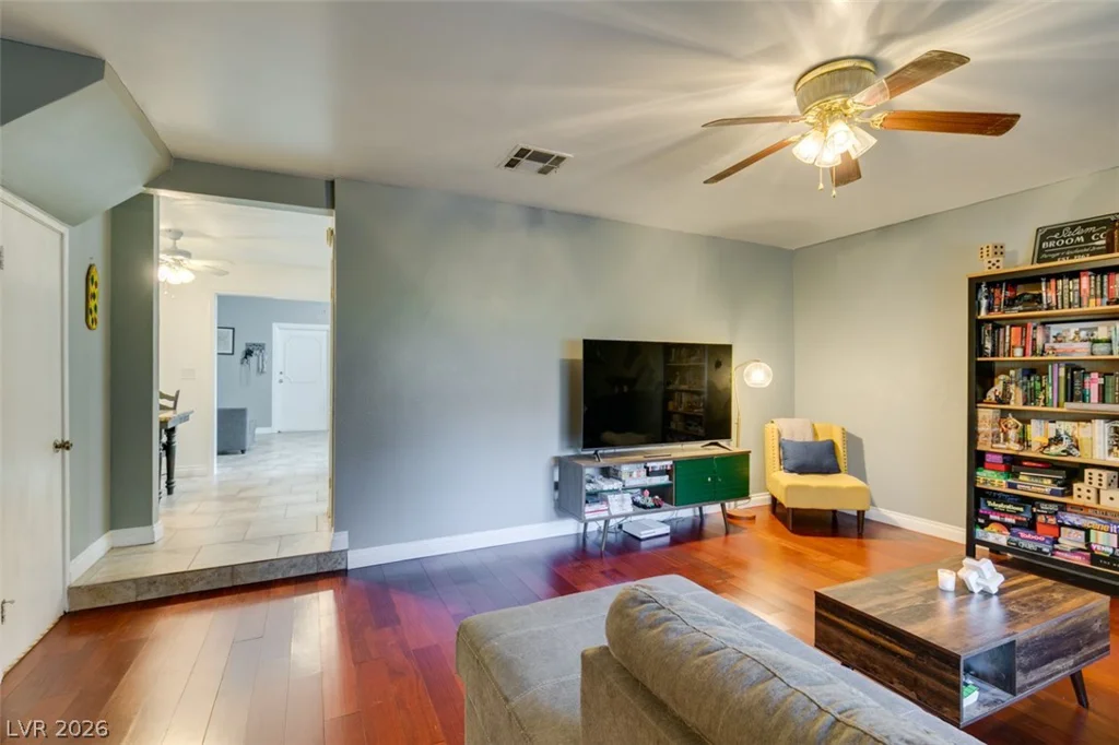 3688 Garden South, Las Vegas, NV 89121