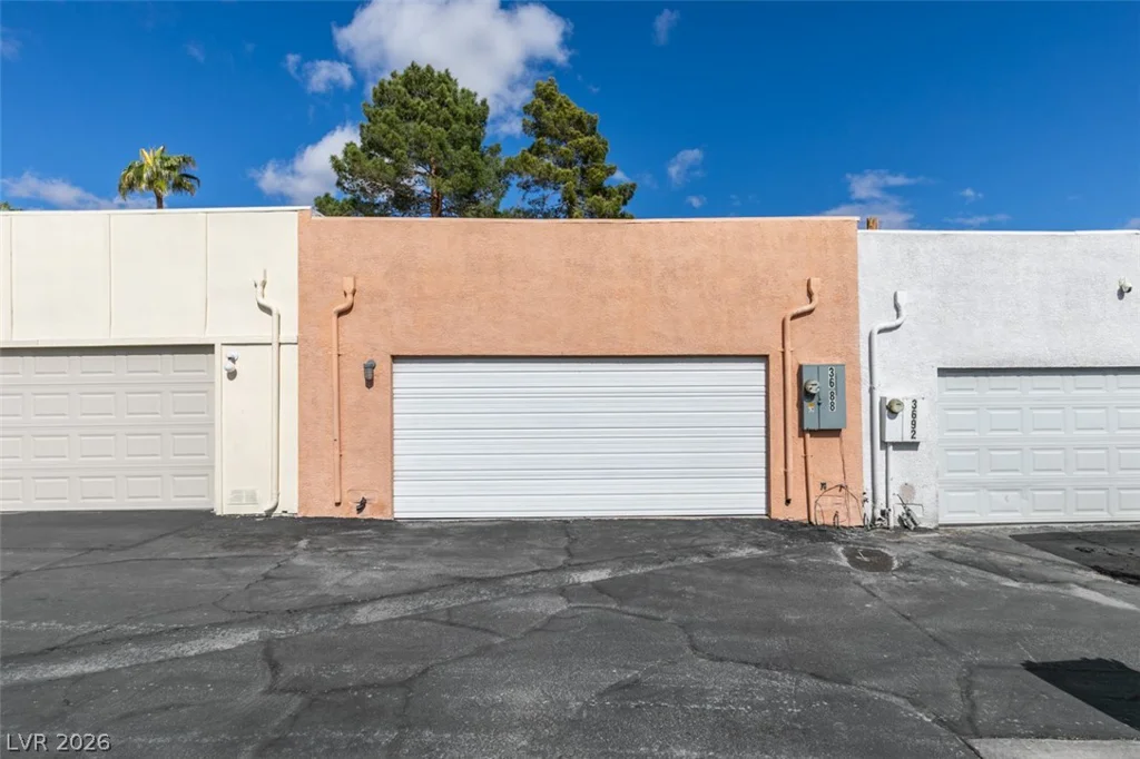 3688 Garden South, Las Vegas, NV 89121