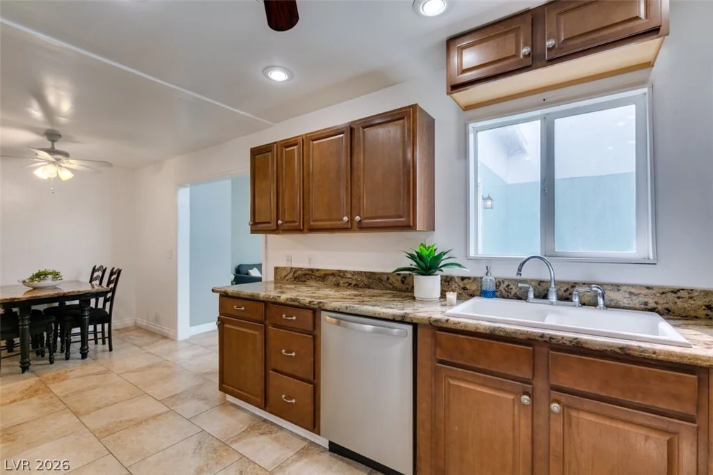 3688 Garden South, Las Vegas, NV 89121