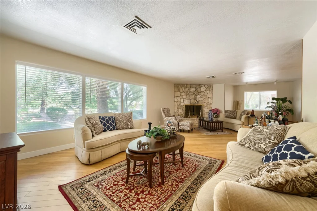 7082 Mira Vista, Las Vegas, NV 89120