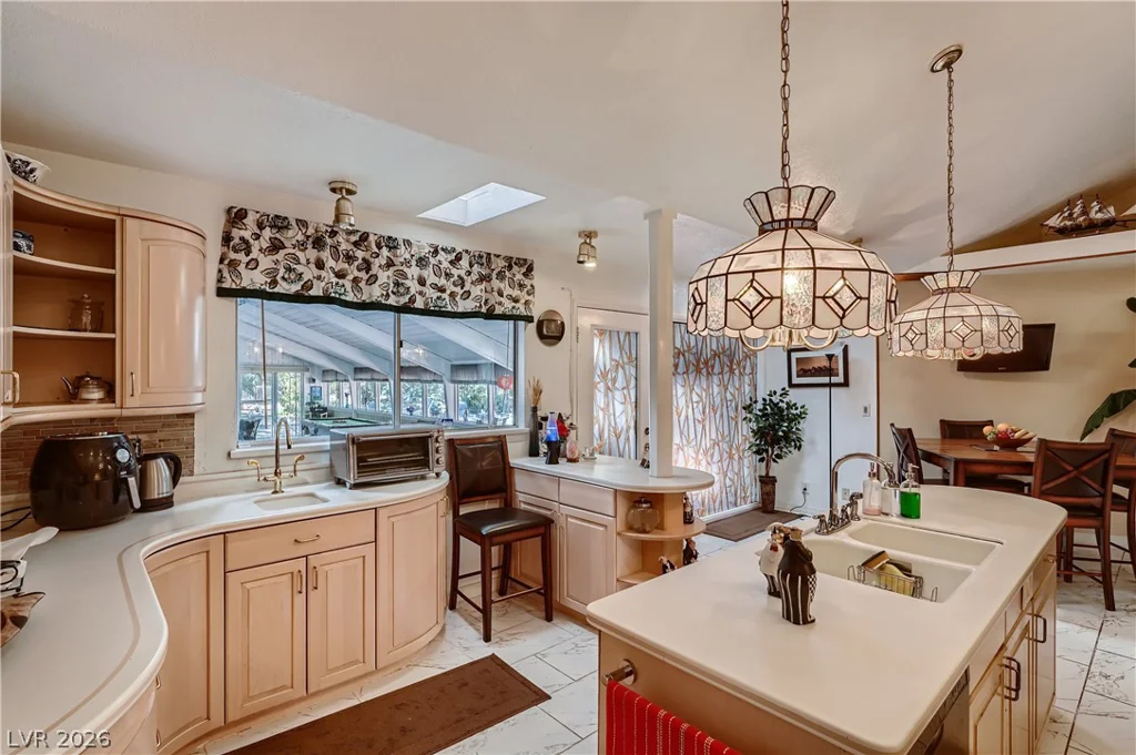 7082 Mira Vista, Las Vegas, NV 89120