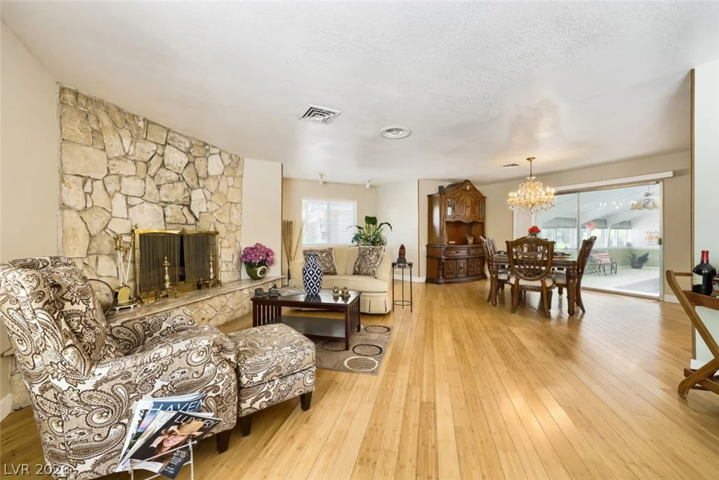 7082 Mira Vista, Las Vegas, NV 89120