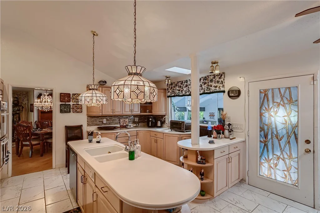 7082 Mira Vista, Las Vegas, NV 89120