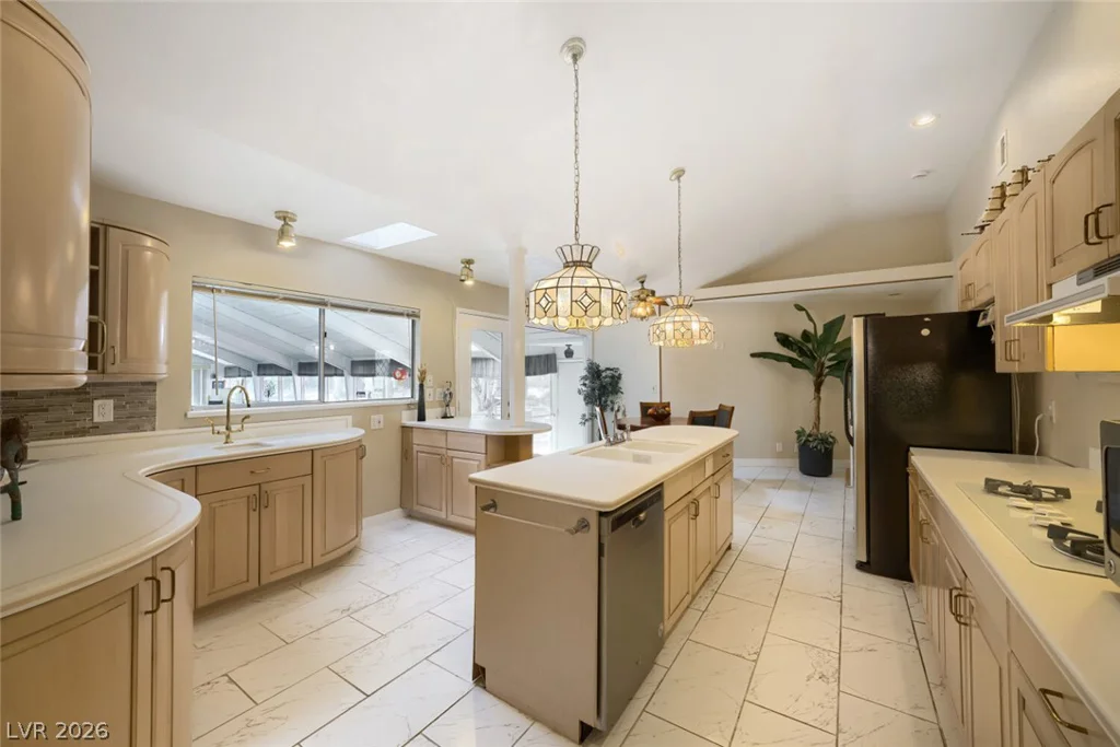 7082 Mira Vista, Las Vegas, NV 89120