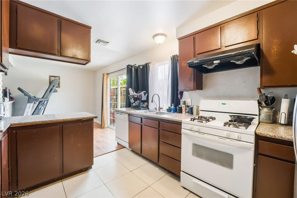 6135 Meadowgrass, Las Vegas, NV 89103