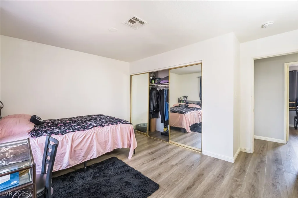 6135 Meadowgrass, Las Vegas, NV 89103