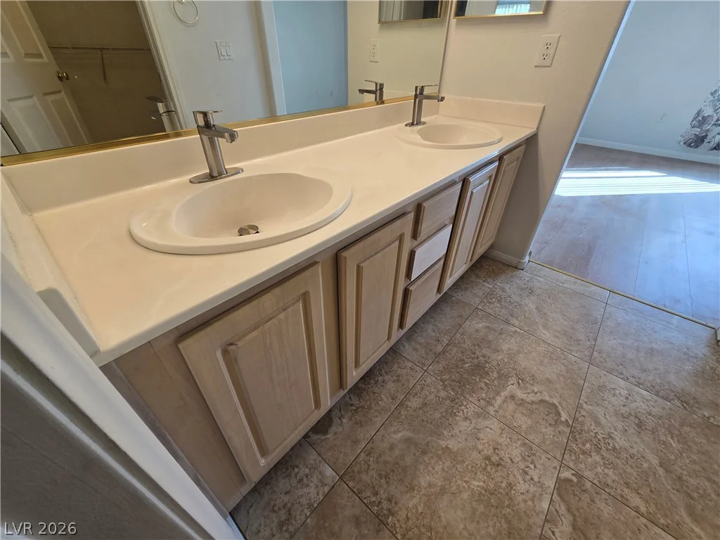 3924 Quiet Pine, Las Vegas, NV 89108