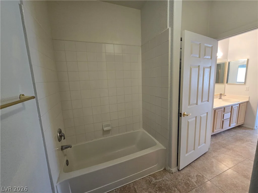 3924 Quiet Pine, Las Vegas, NV 89108