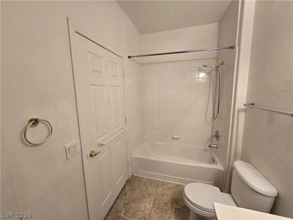 3924 Quiet Pine, Las Vegas, NV 89108