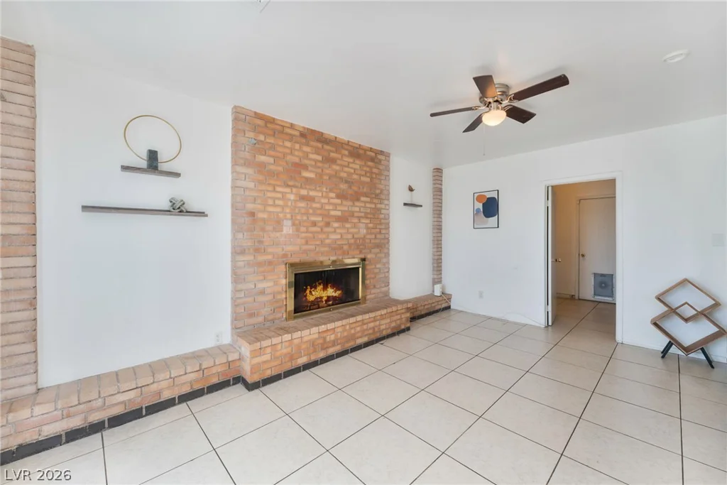 417 Torrey Pines, Las Vegas, NV 89107