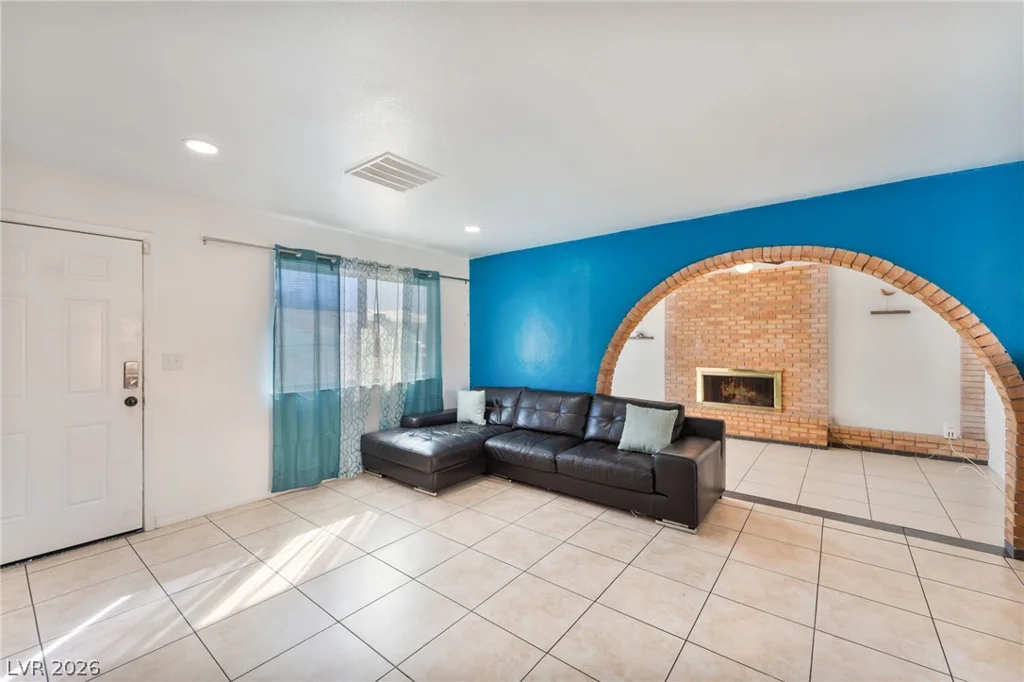 417 Torrey Pines, Las Vegas, NV 89107