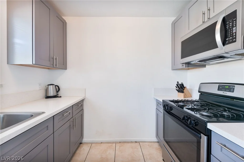 417 Torrey Pines, Las Vegas, NV 89107