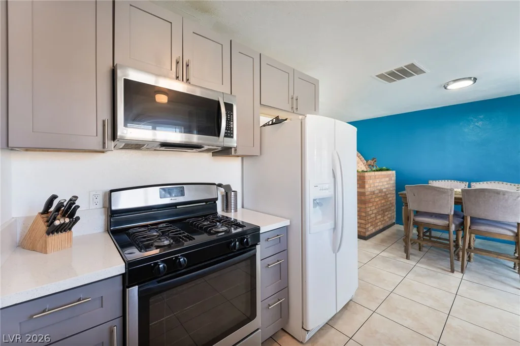 417 Torrey Pines, Las Vegas, NV 89107
