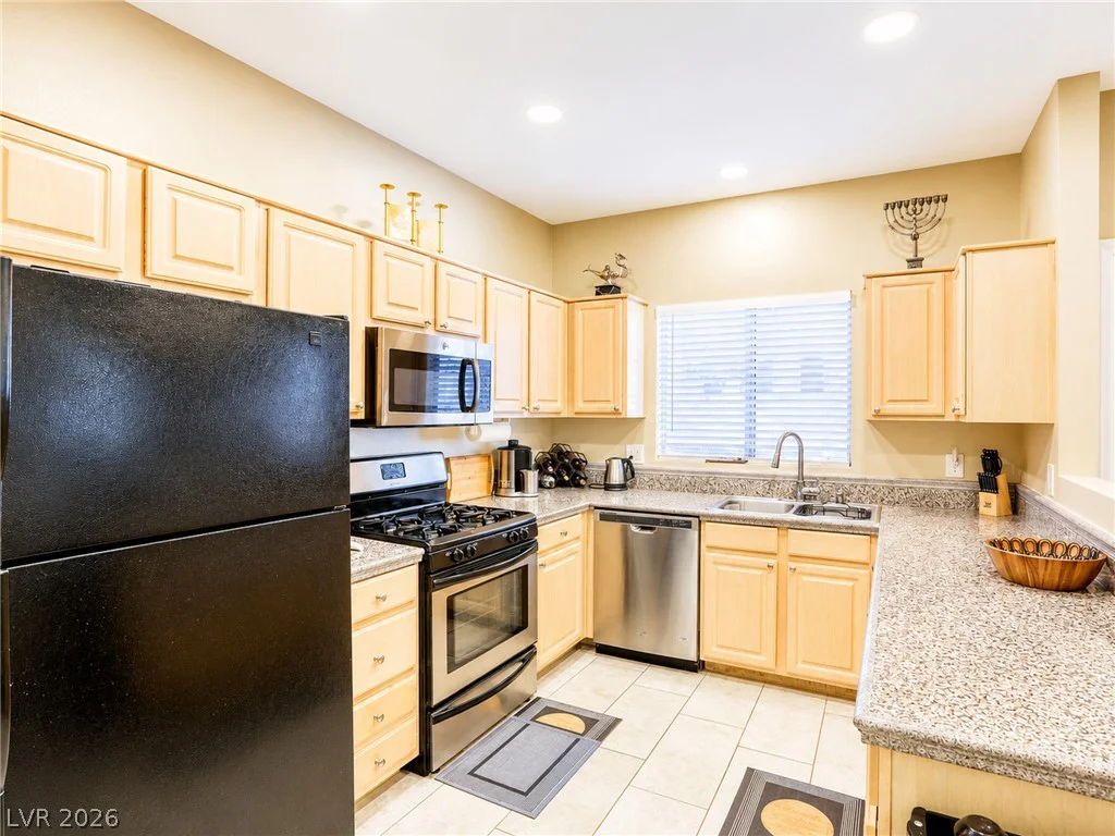 5250 Rainbow, Las Vegas, NV 89118