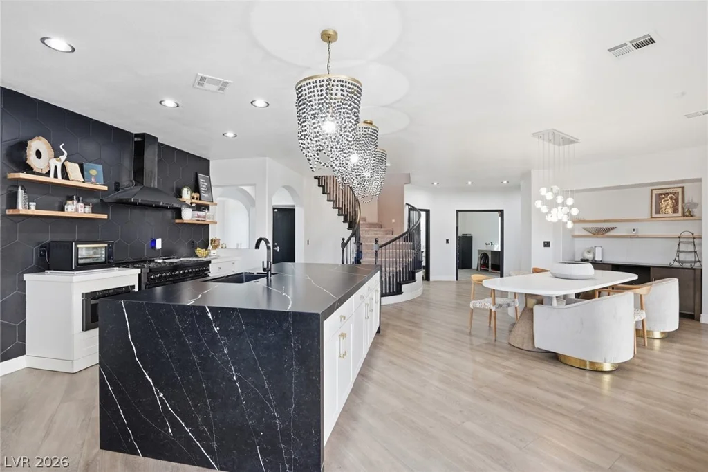 1908 Jake Andrew, North Las Vegas, NV 89086