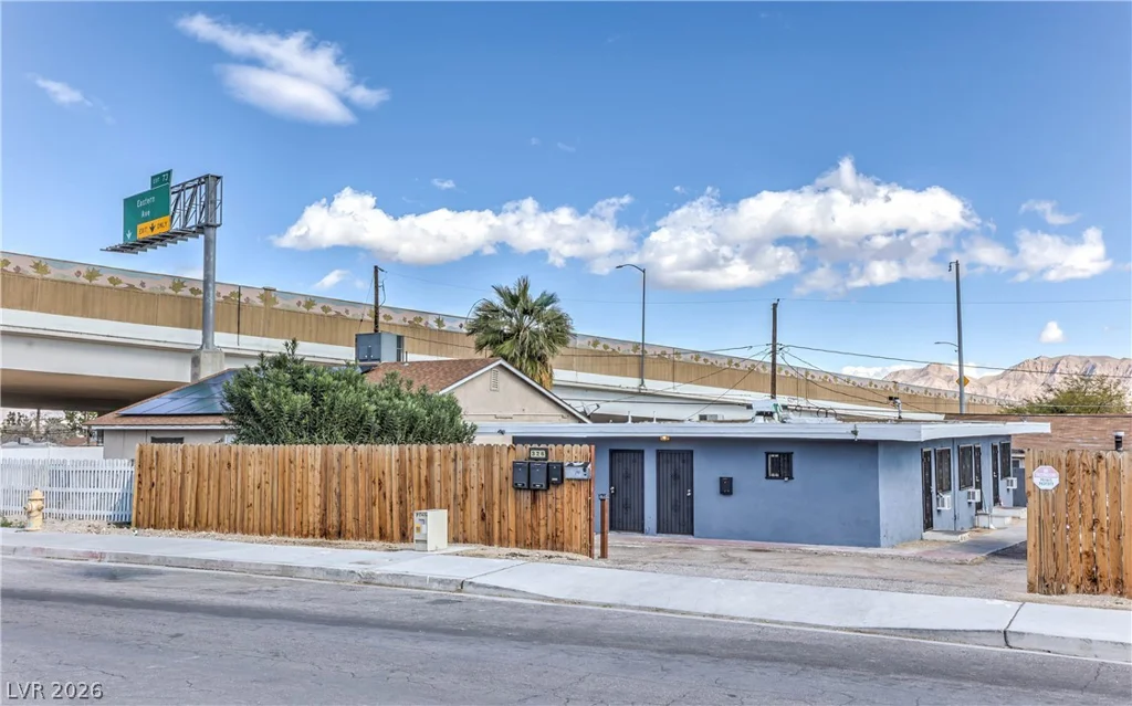 326 16th, Las Vegas, NV 89101