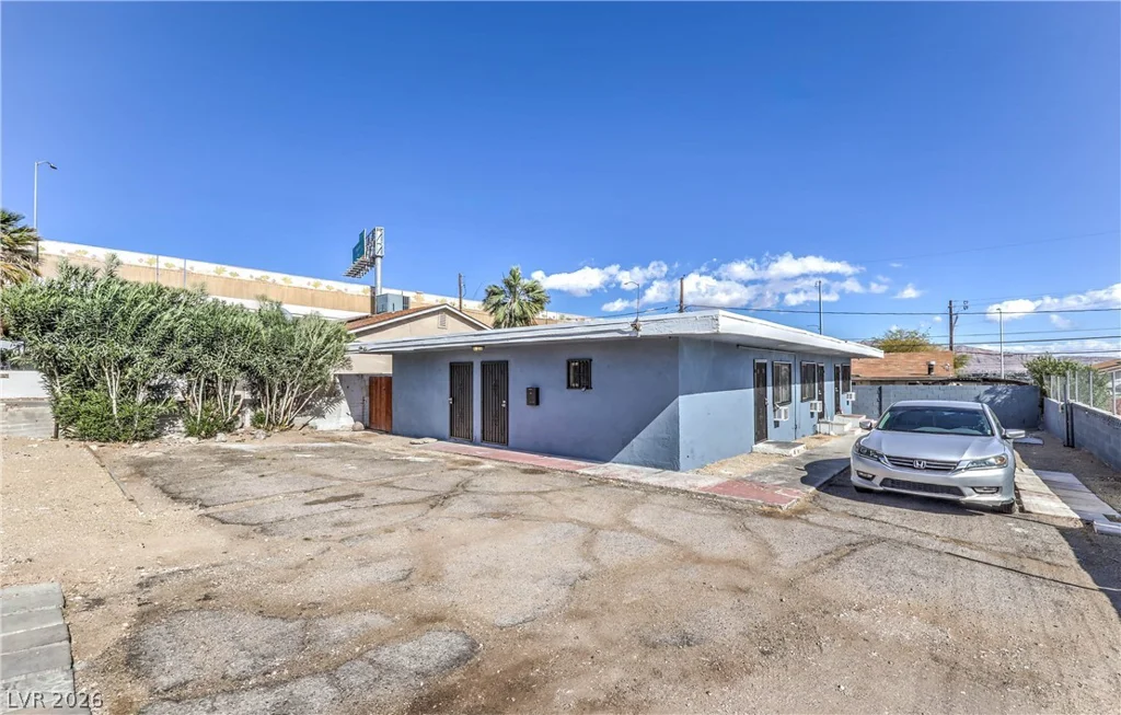 326 16th, Las Vegas, NV 89101
