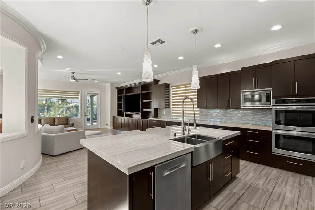11305 Golden Chestnut, Las Vegas, NV 89135