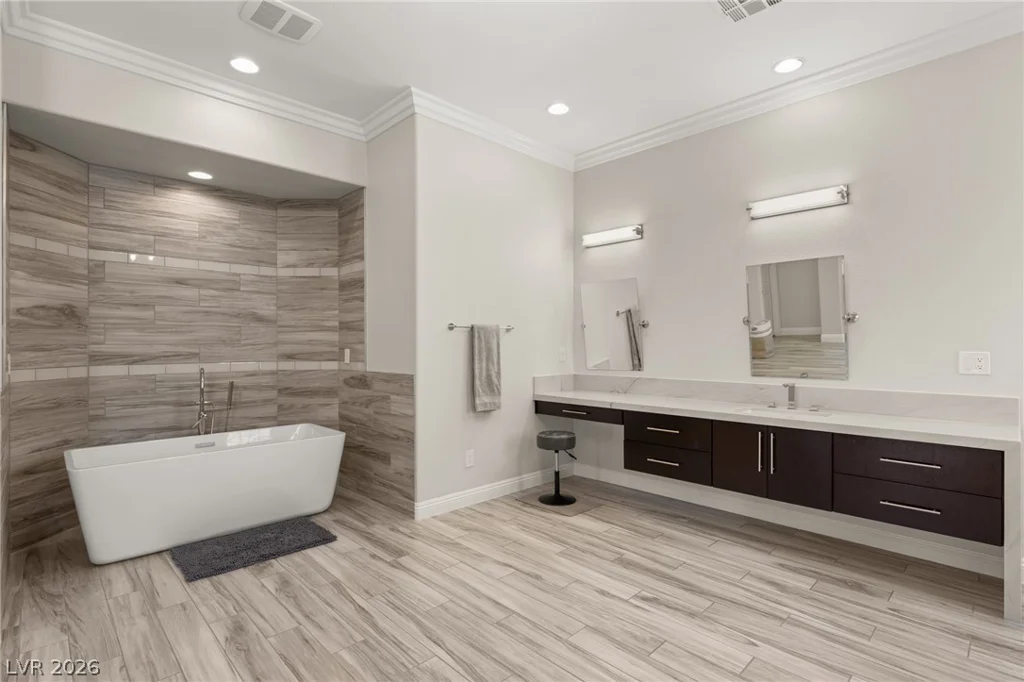 11305 Golden Chestnut, Las Vegas, NV 89135