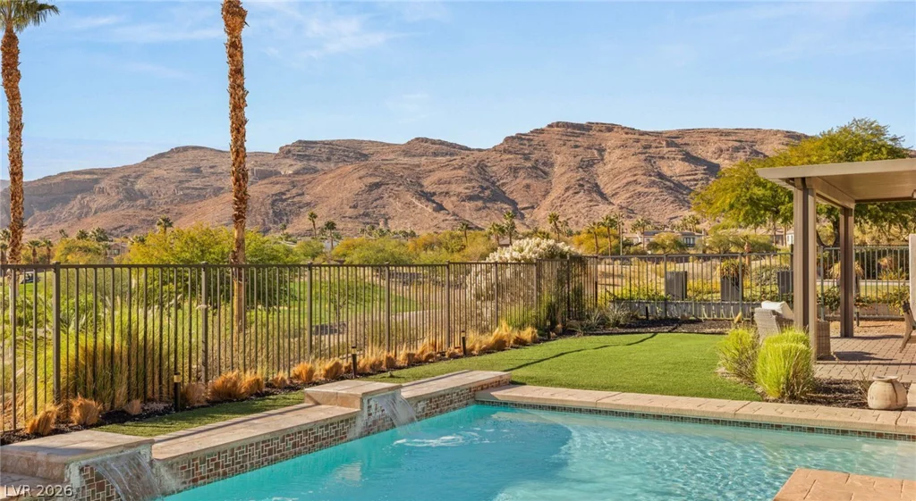 11305 Golden Chestnut, Las Vegas, NV 89135