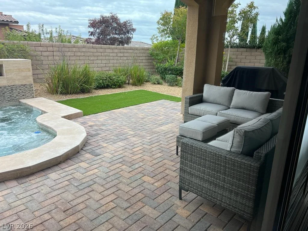 358 Calabria Ridge, Las Vegas, NV 89138
