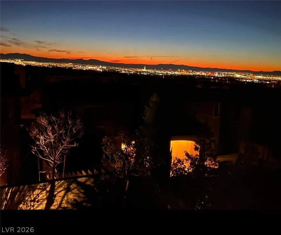 358 Calabria Ridge, Las Vegas, NV 89138