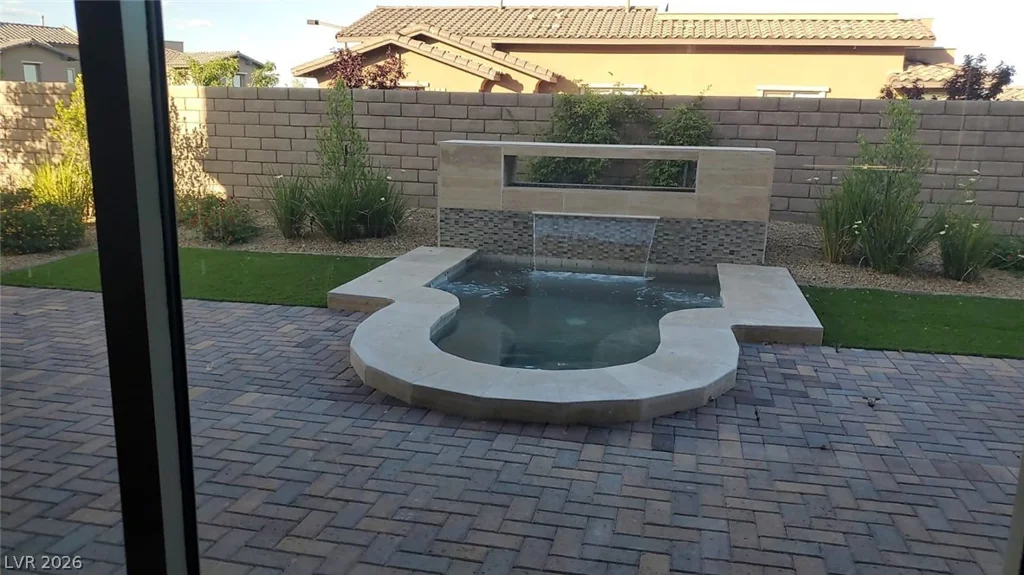 358 Calabria Ridge, Las Vegas, NV 89138