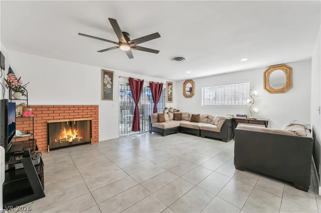 1208 Saylor, Las Vegas, NV 89108