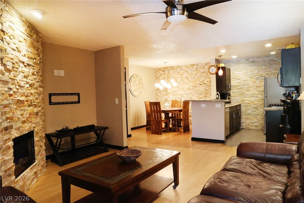 2200 Fort Apache, Las Vegas, NV 89117