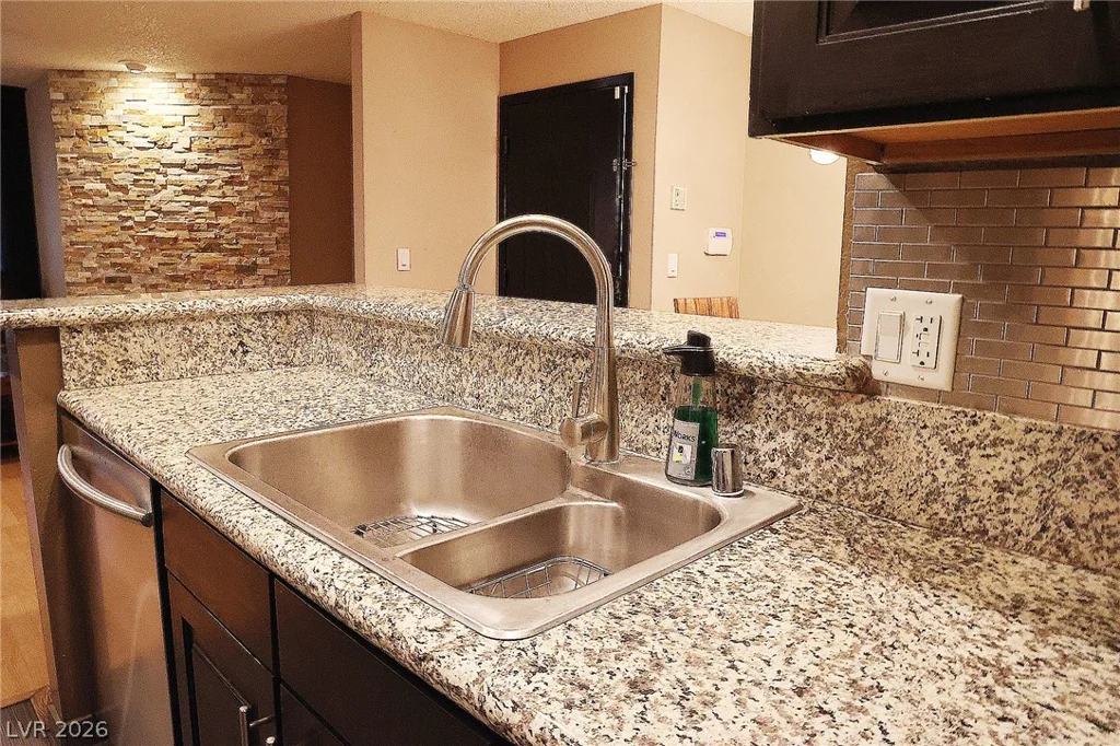 2200 Fort Apache, Las Vegas, NV 89117