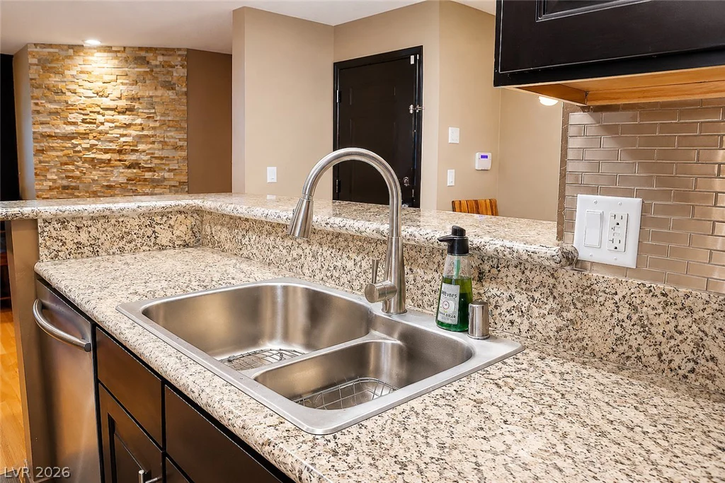 2200 Fort Apache, Las Vegas, NV 89117